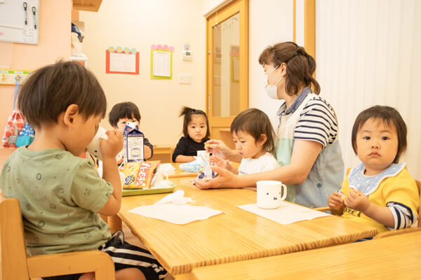 朝の会・おやつ